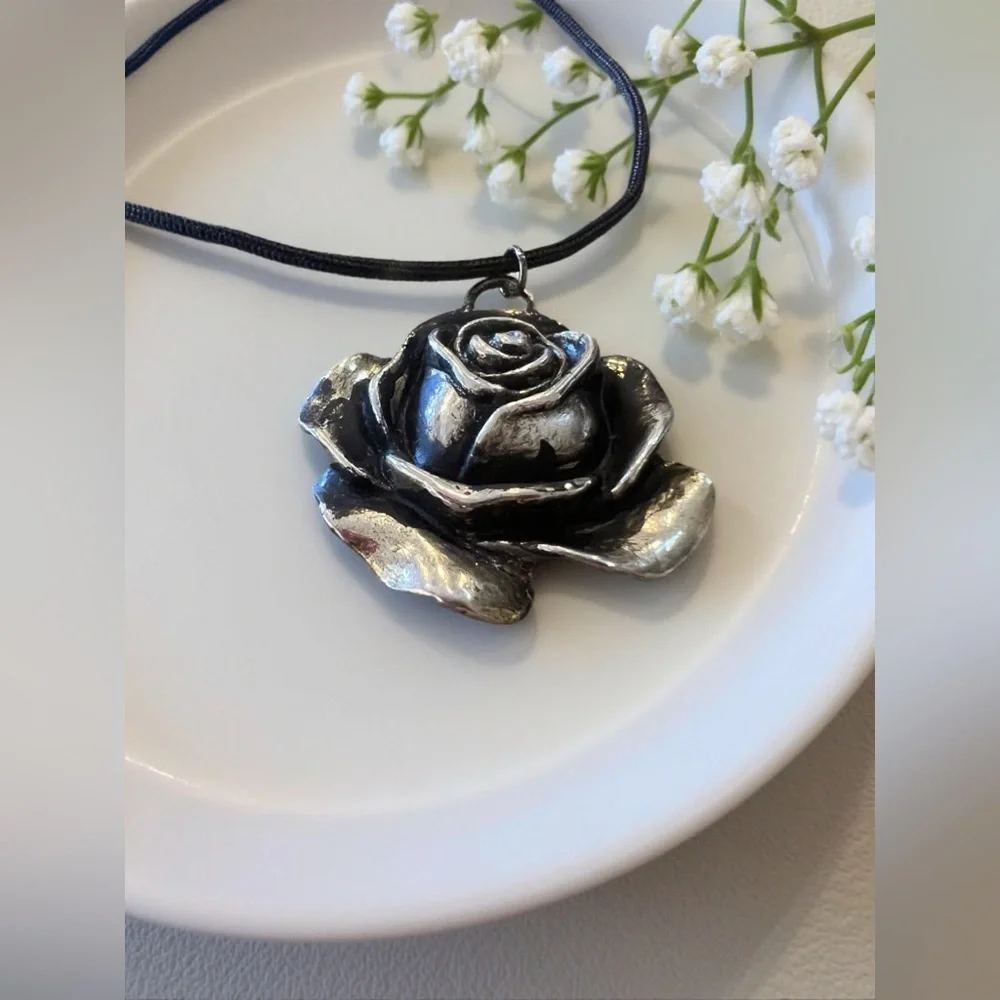 Vintage Gothic Black Rose Pendant Choker Necklace